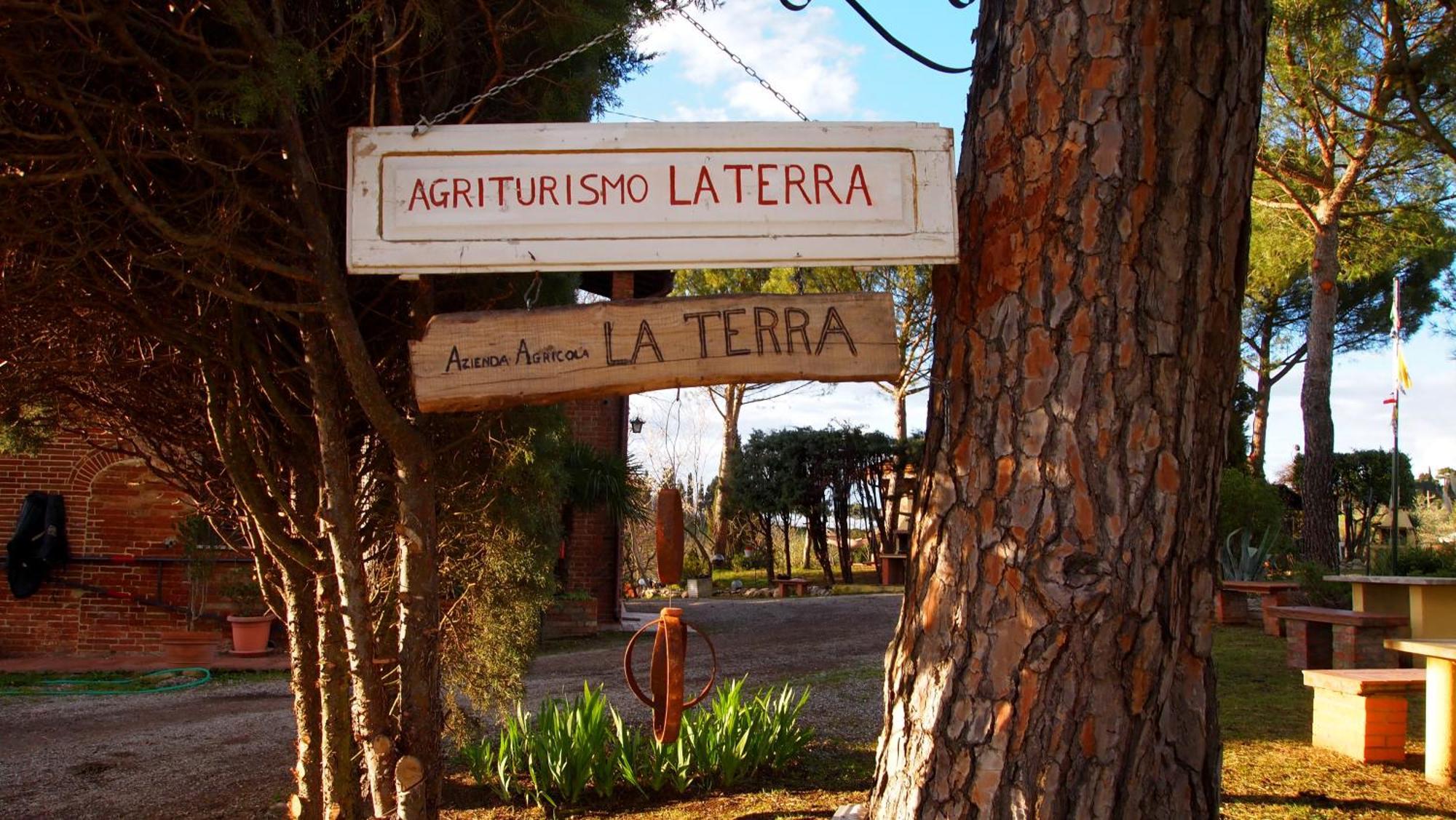 Agriturismo La Terra Valiano Bagian luar foto