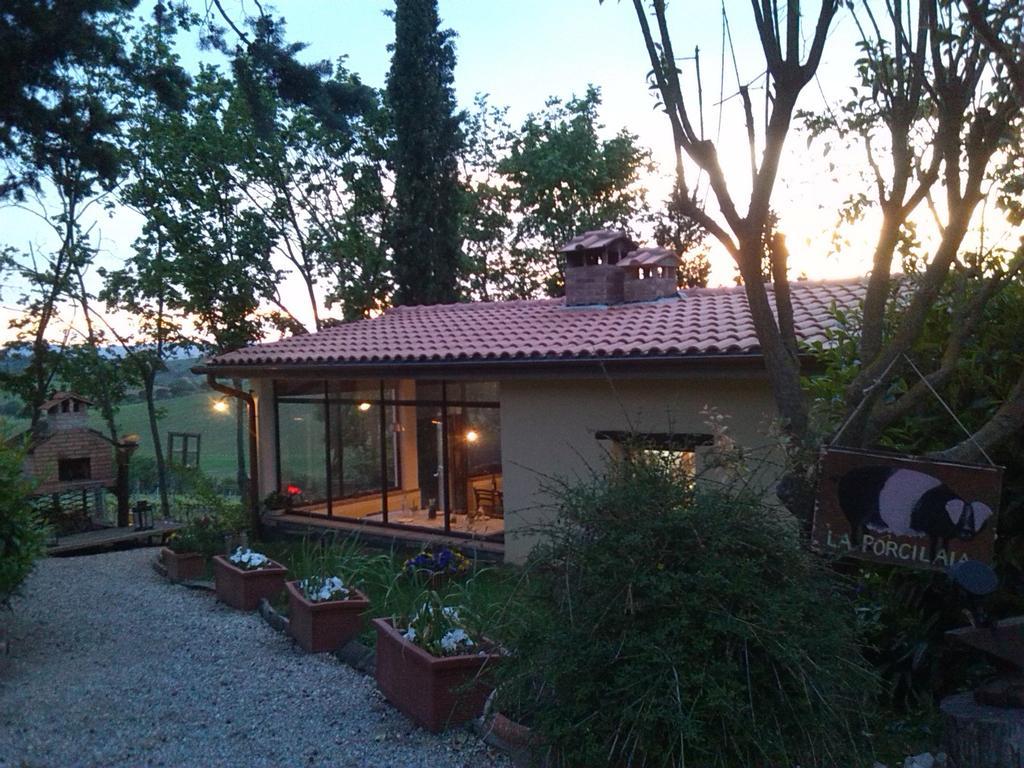 Agriturismo La Terra Valiano Bagian luar foto