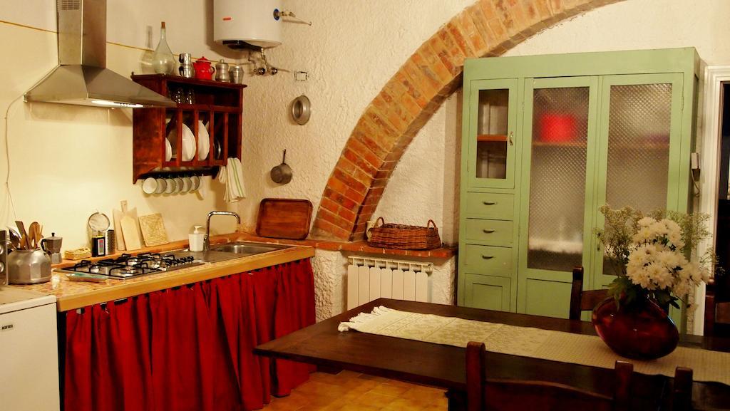 Agriturismo La Terra Valiano Ruang foto